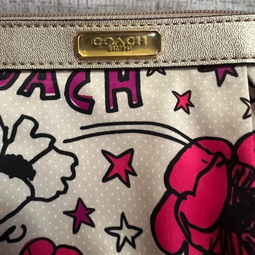 NWT Coach Poppy Kyra Wristlet in Beige/Pink Purple Floral Pattern - Picture 6 of 8
